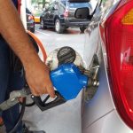 Gobierno congela los precios de los principales combustibles