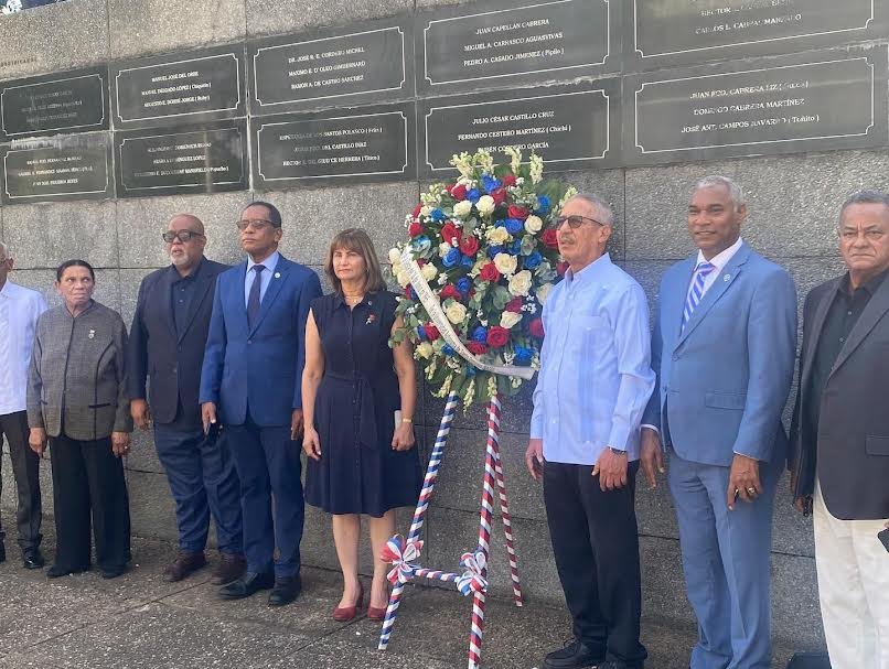 UASD conmemora el 66 aniversario de la gesta del 14 de Junio con una ofrenda floral