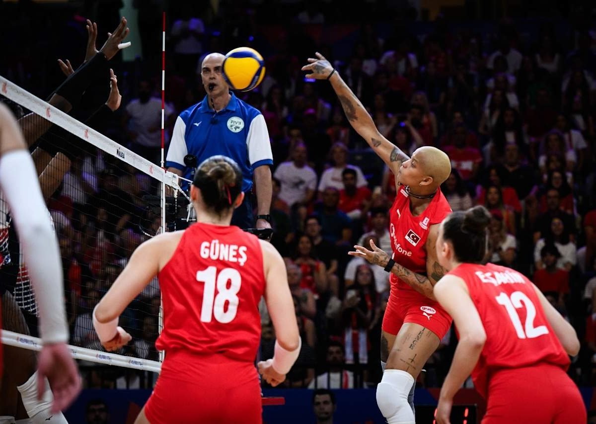 Turquía batalló duro para vencer 3-0 a las Reinas del Caribe