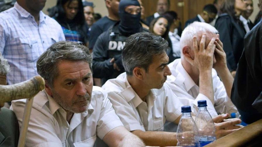 Imagen de archivo de los pilotos franceses Pascal Fauret y Bruno Odos, durante el proceso judicial que se le siguió en 2015. (FUENTE EXTERNA)